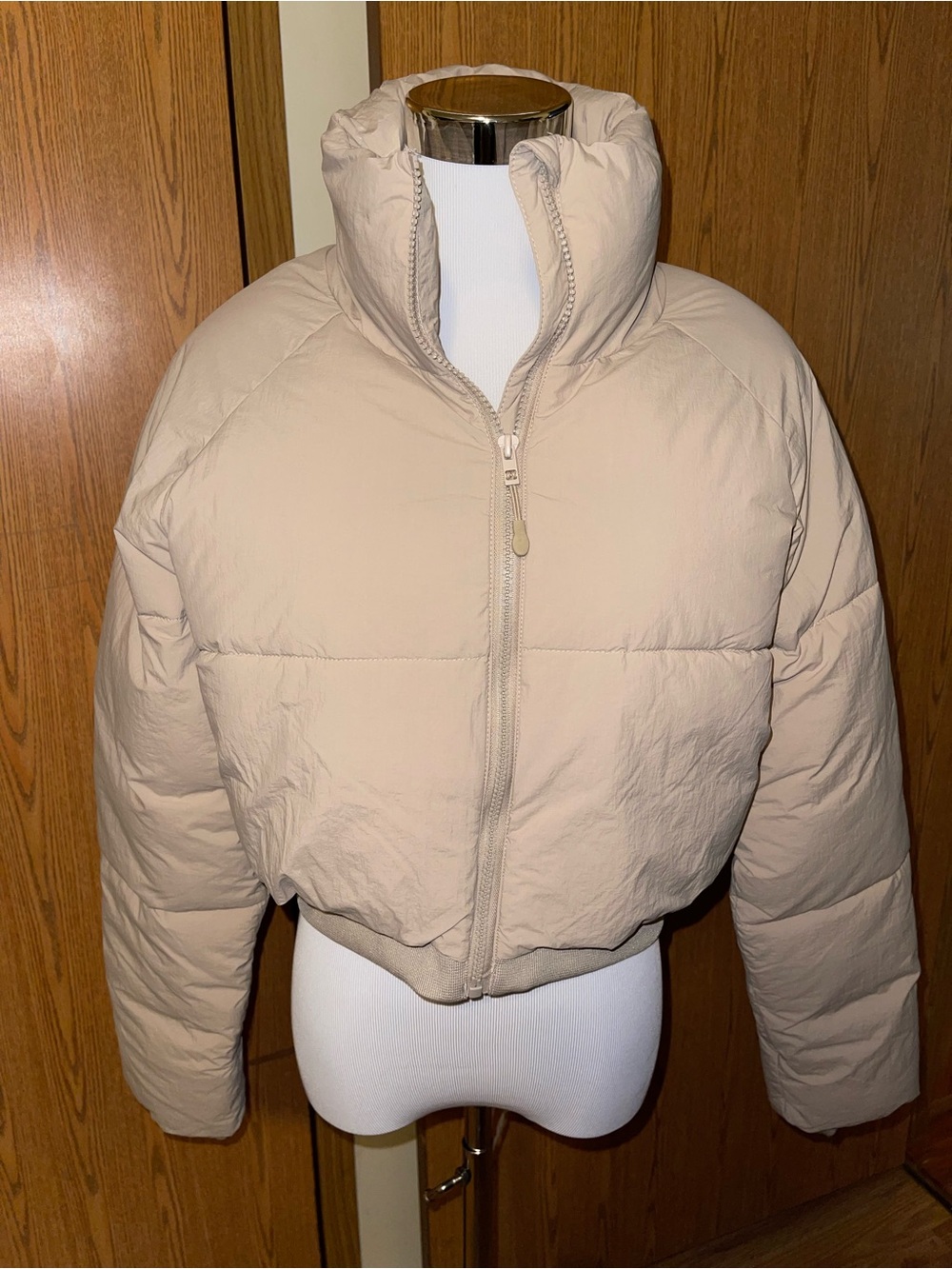 Cotton On Body - The Recycled Cropped Mother Puffer 2.0 in White Pepper